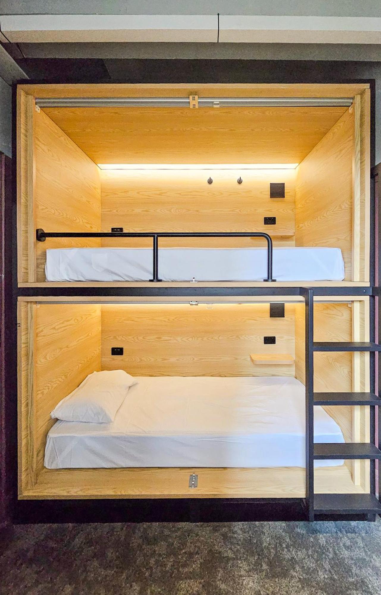 The Capsule Hotel Sydney Exterior foto